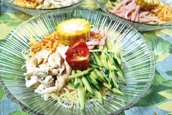 冷たい麺がおいしい季節になりました、選べる生麺3種セット(めんつゆ付)