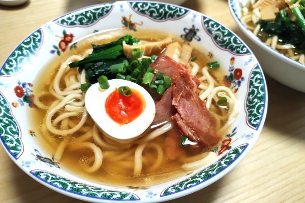 やまがたの人気ラーメン店の味をご家庭でも。中華そば(180g×2・スープ付)×2袋