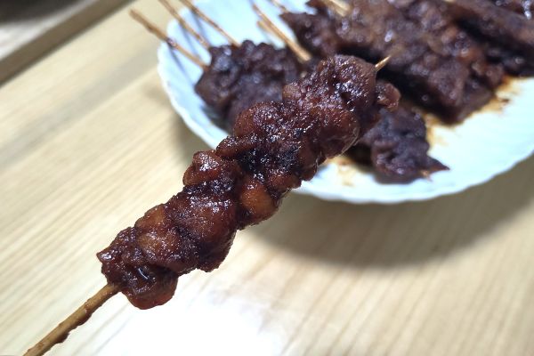 肉屋さんの温もりが詰まったこだわりの味、国産焼き鳥詰合せ１５本