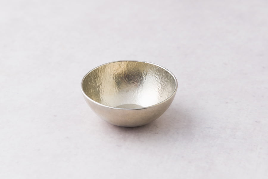 せと藤／あまね金工 錫鎚目ぐい飲み